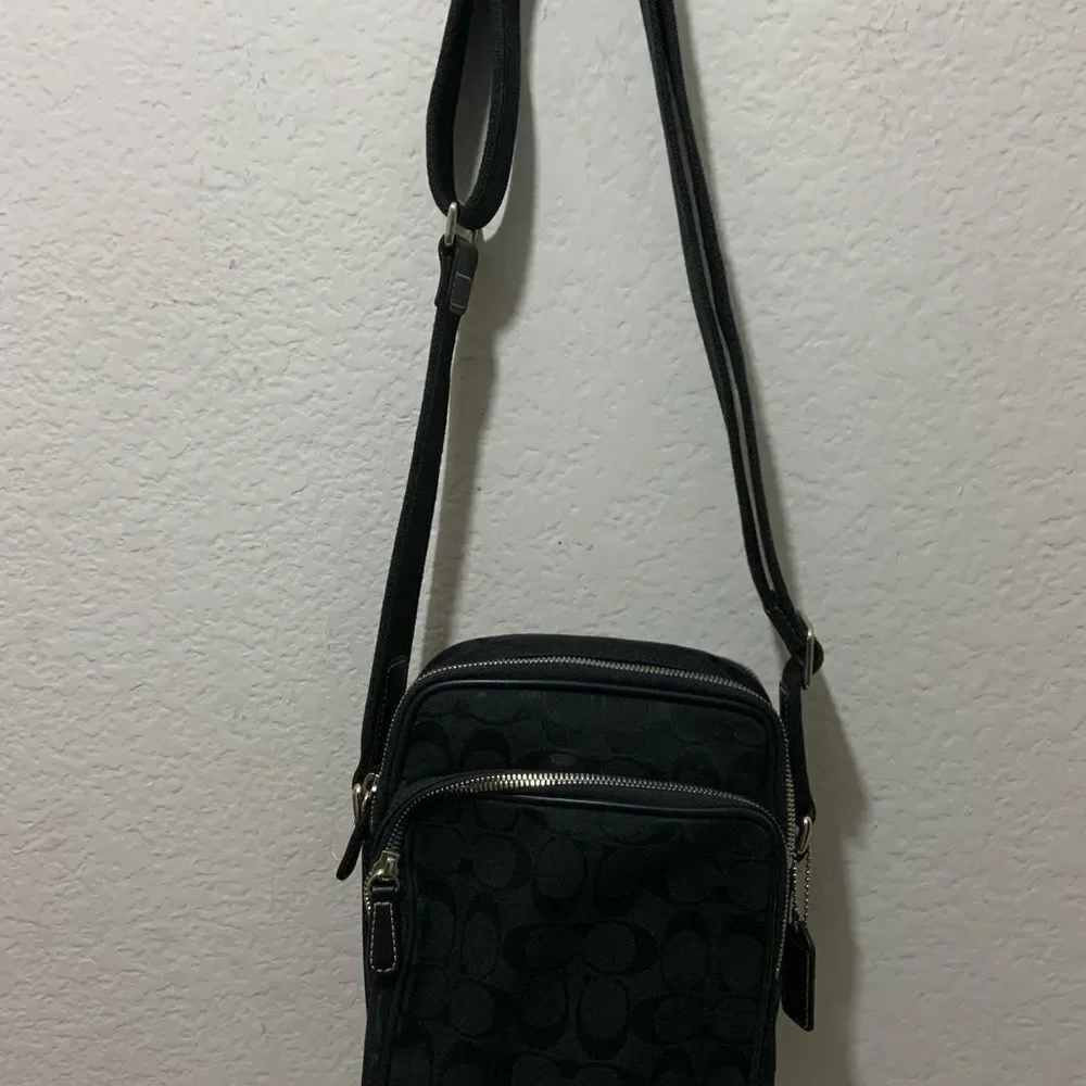 Vintage  COACH Signature 4270 Logo Canvas Camera/Flight Bag sling Black Rare